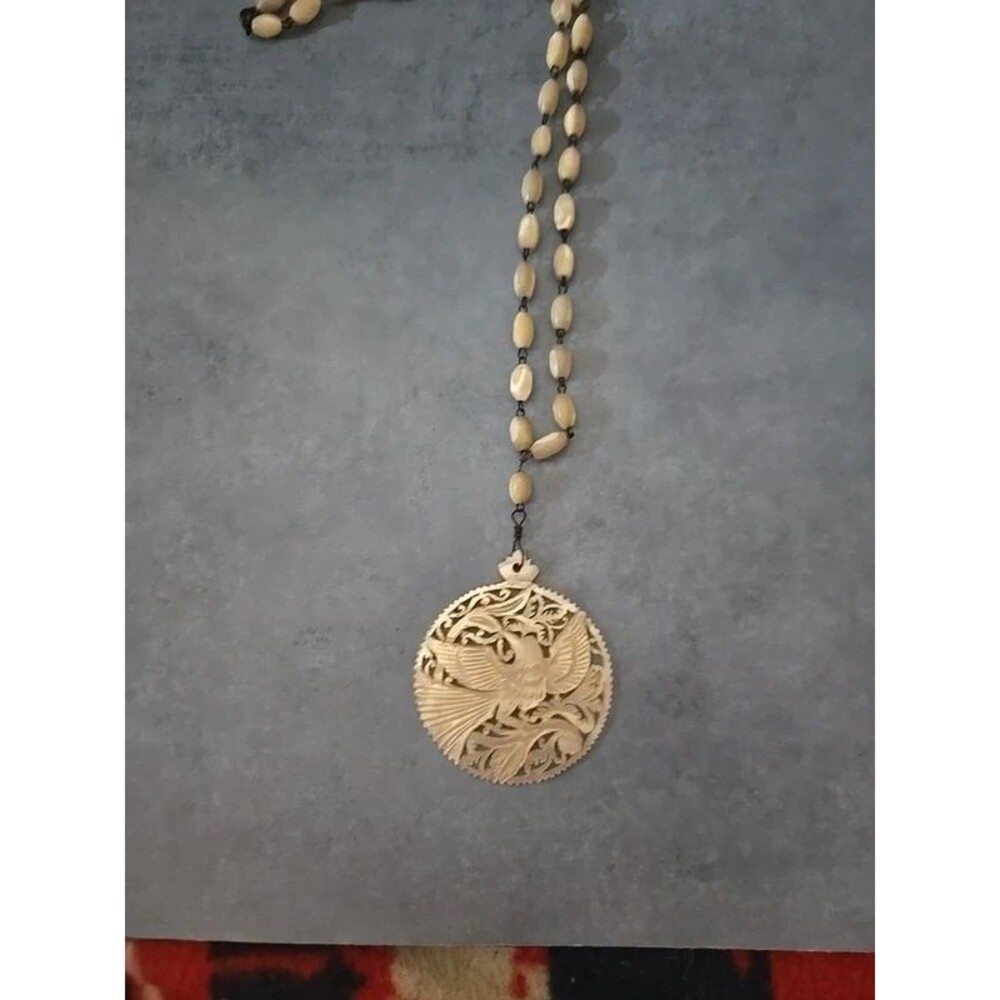 Vintage 1960's Dove Mother of Pearl Necklace (O-12)